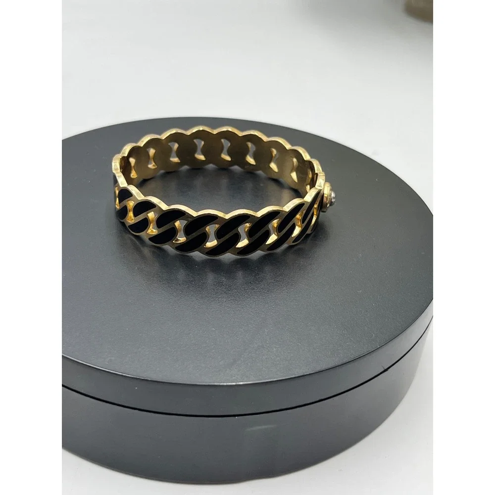 Henri Bendel Black Enamel Gold Tone Curb Chain Hinged Bangle Bracelet Clasp